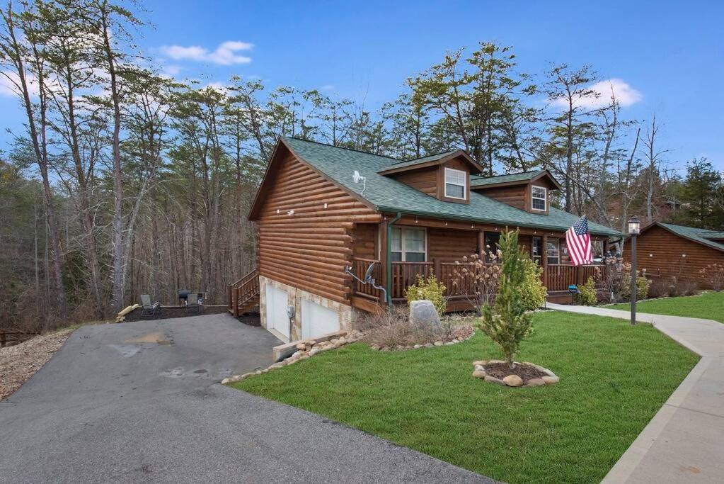 Enchanted Forest Cabin And Teepee! Lights & Laser Show! Private Hot Tub! Unique Stay! Sevierville Exteriör bild