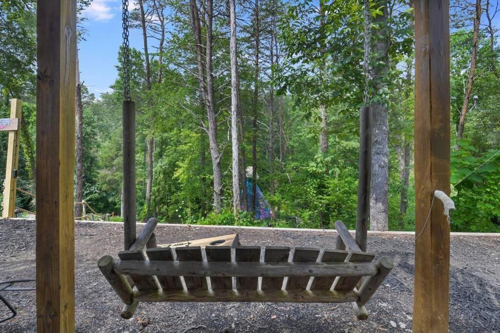 Enchanted Forest Cabin And Teepee! Lights & Laser Show! Private Hot Tub! Unique Stay! Sevierville Exteriör bild
