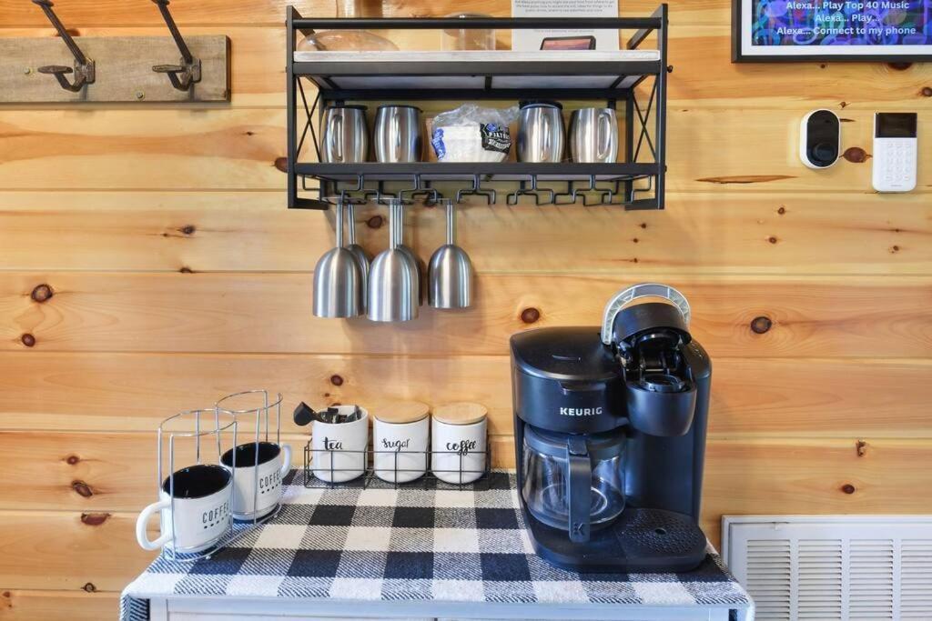 Enchanted Forest Cabin And Teepee! Lights & Laser Show! Private Hot Tub! Unique Stay! Sevierville Exteriör bild