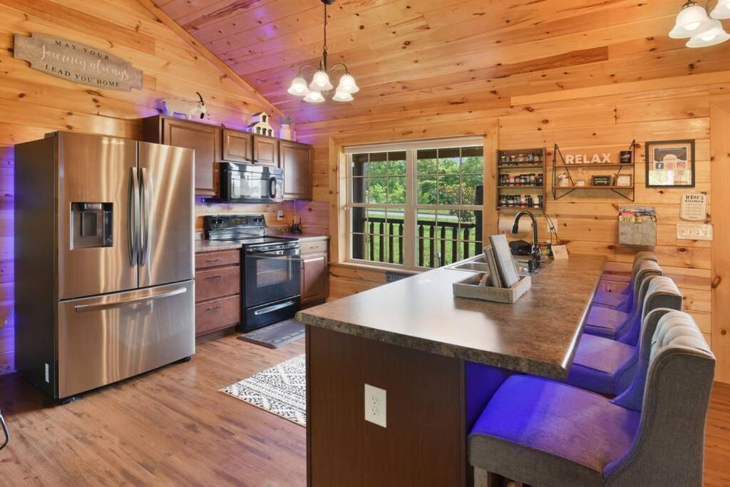 Enchanted Forest Cabin And Teepee! Lights & Laser Show! Private Hot Tub! Unique Stay! Sevierville Exteriör bild
