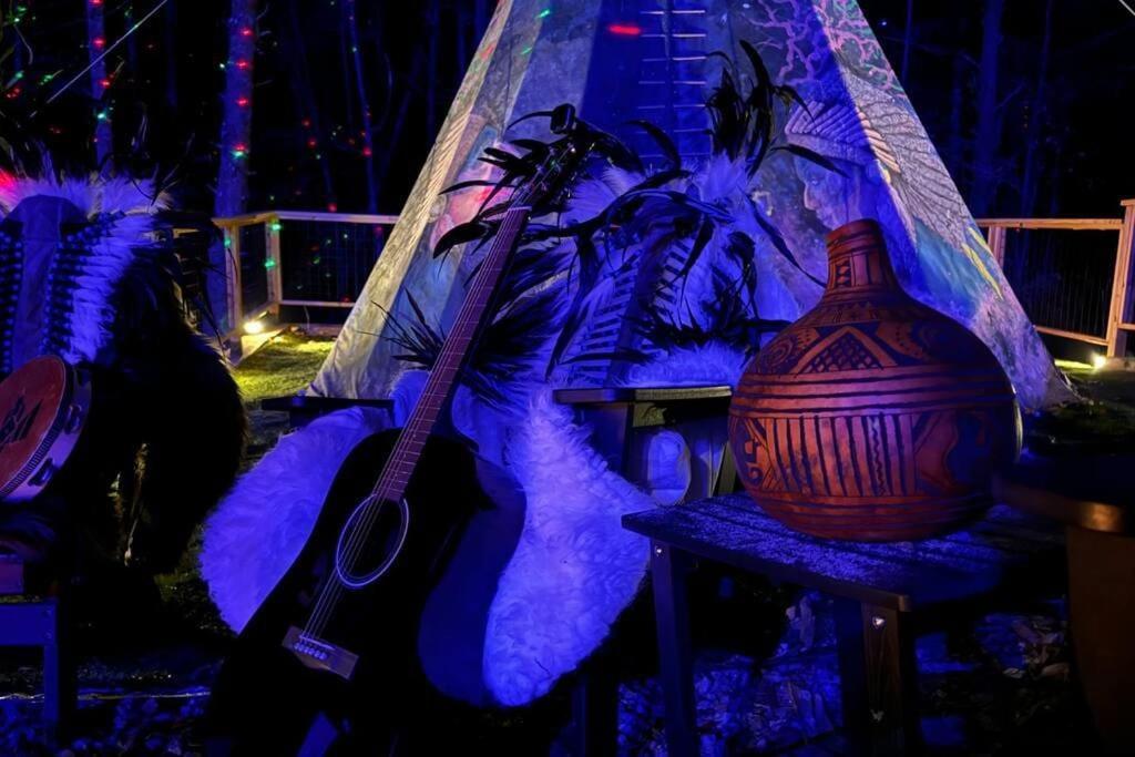 Enchanted Forest Cabin And Teepee! Lights & Laser Show! Private Hot Tub! Unique Stay! Sevierville Exteriör bild