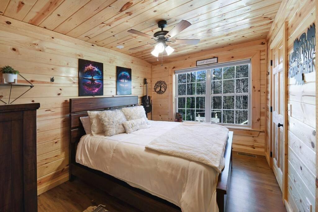 Enchanted Forest Cabin And Teepee! Lights & Laser Show! Private Hot Tub! Unique Stay! Sevierville Exteriör bild